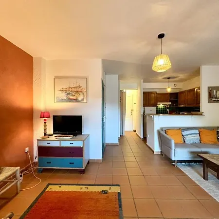 A Avec Piscine, Sauna, Parking Et Animaux Acceptes - Fr-1-226b-156 Vakantiehuis *